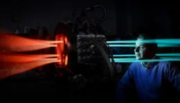 Carbyons-ultra-fast-swing-process-by-Bart-van-Overbeeke-Photography